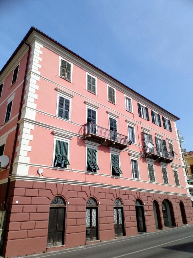 Casa Di Claude 2 Finalmarina Apartment Finale Ligure Luaran gambar